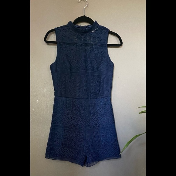 Never worn Parker Lace Romper- Xsmall - Picture 3 of 10